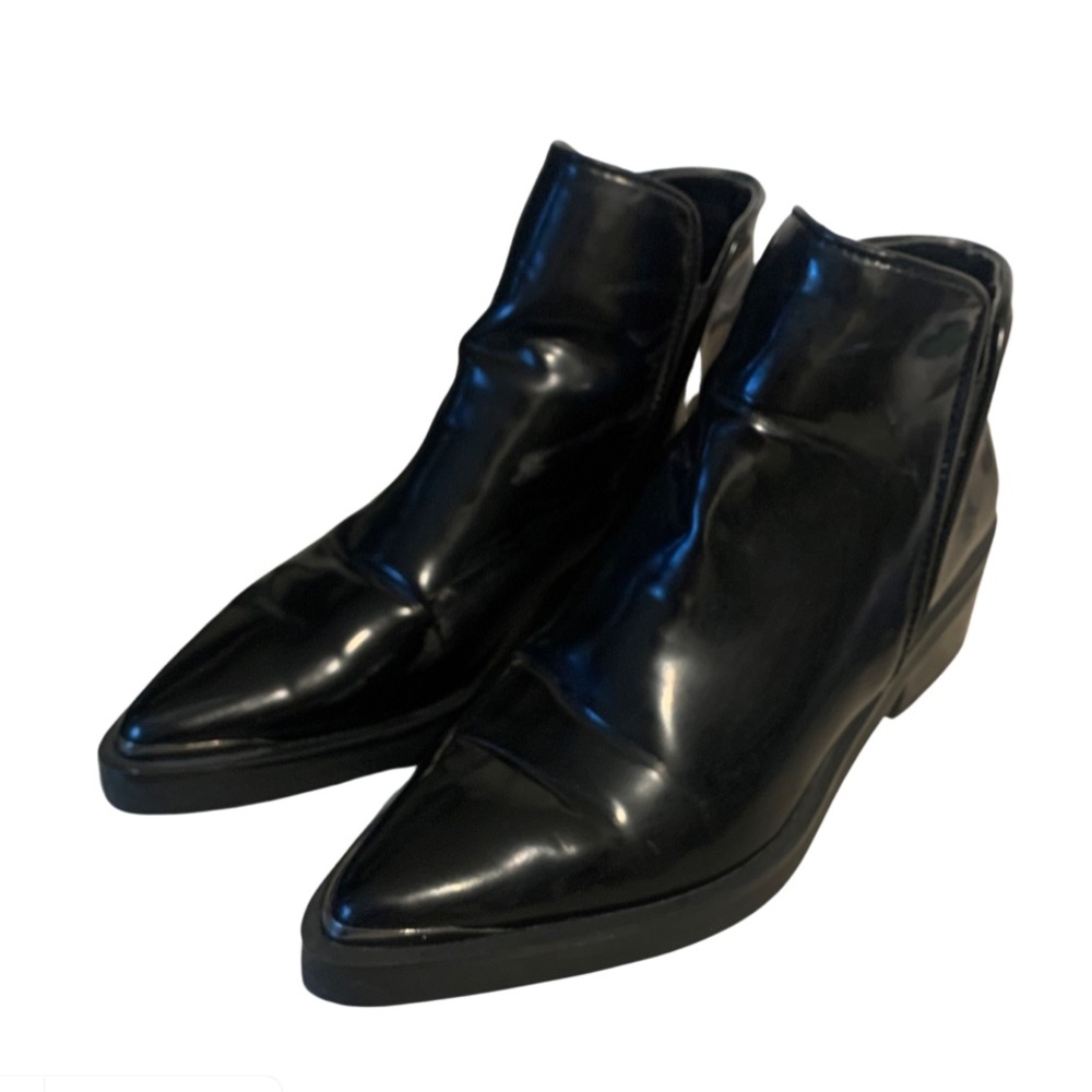 Zara leather pointy black heeled boots/booties Size 36